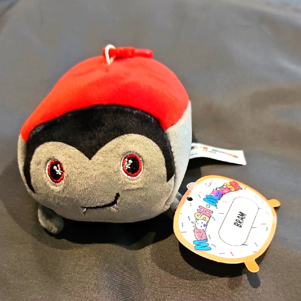 NWT Bram Vampire Moosh-Moosh Clipz Keychain Clip For Bag